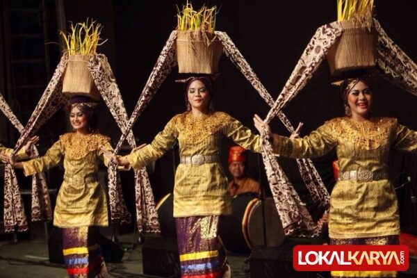 Menari Untuk Pencitraan Bangsa