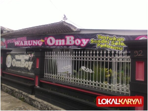 Tentukan Sendiri Selera Pedasmu Di WARUNG OM BOY
