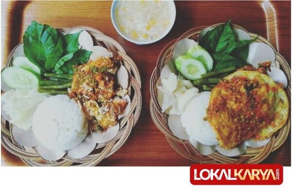 Tentukan Sendiri Selera Pedasmu Di WARUNG OM BOY