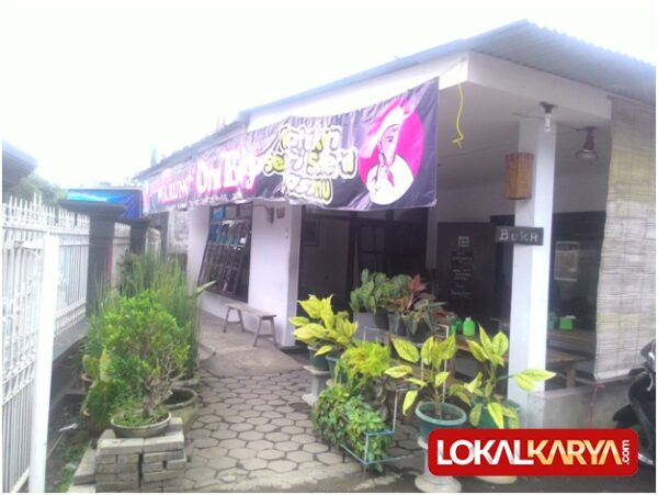 Tentukan Sendiri Selera Pedasmu Di WARUNG OM BOY