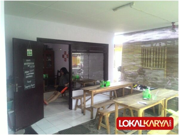 Tentukan Sendiri Selera Pedasmu Di WARUNG OM BOY