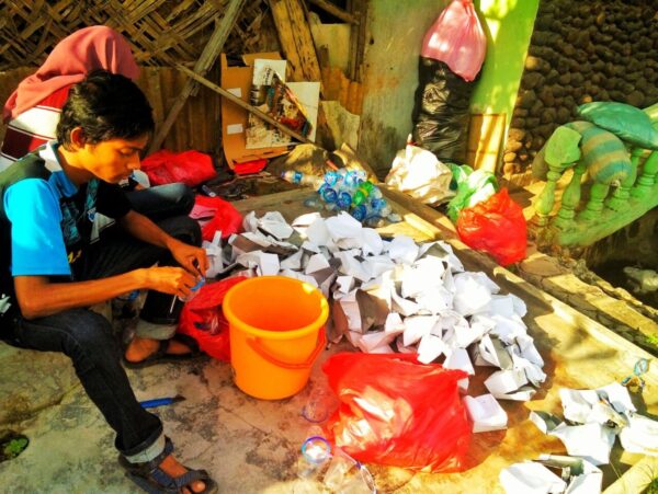 Puluhan Mahasiswa Di Jember Bentuk Bank Sampah Untuk Kelola Limbah