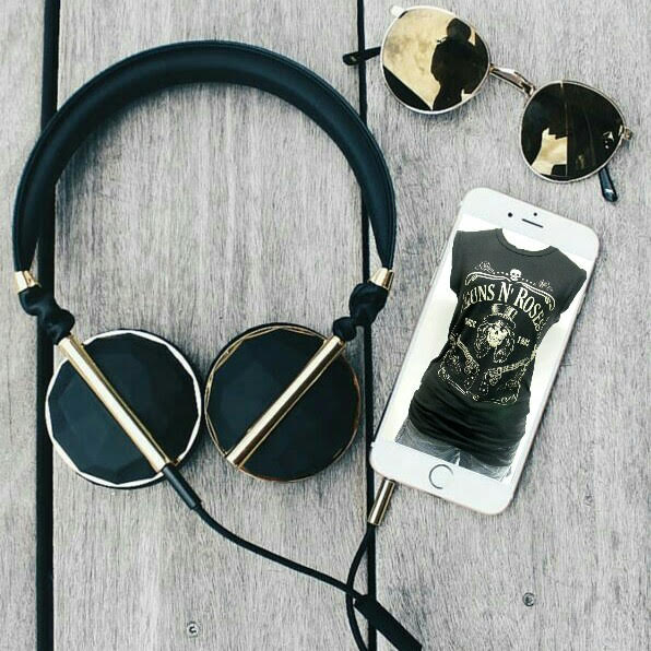 Sinergi Industri Musik dan Clothing