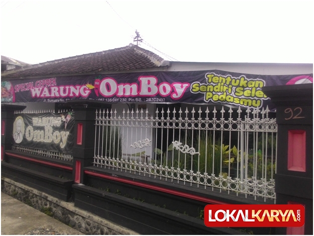 Tentukan Sendiri Selera Pedasmu Di WARUNG OM BOY