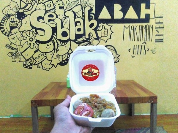 Seblak Abah Diburu Banyak Remaja Gara-gara Media Sosial
